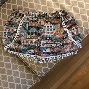 Patterned shorts with stretch waist